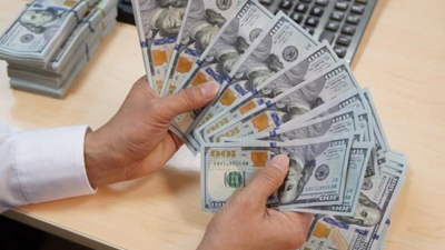 USD 'chợ đen' tiếp đà tăng mạnh, vượt 24.700 đồng