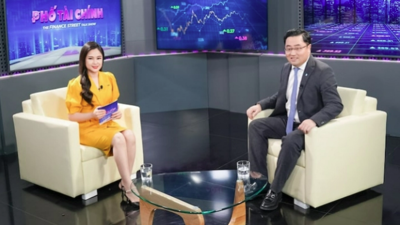 'Chứng khoán Việt có định giá hấp dẫn, dòng tiền đang chờ cơ hội đầu tư'