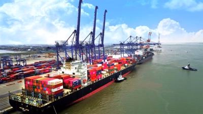 Sẽ xây dựng 2 bến container tại cảng Lạch Huyện