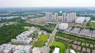 Giá bất động sản tại TP Hồ Chí Minh tiếp tục leo thang, nhà đầu tư đổ xô đi ‘săn đất’
