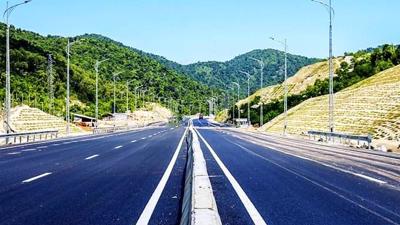 Khánh Hoà: Đẩy nhanh tiến độ thi công đường cao tốc Vân Phong - Nha Trang