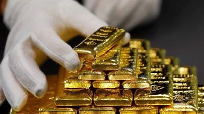 Giá vàng hôm nay 7/3: Vàng thế giới vượt ngưỡng 1.980 USD ounce, trong nước biến động nhẹ