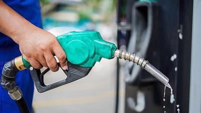 Ứng phó với "cú sốc" giá xăng dầu không thể bằng giải pháp ngắn hạn