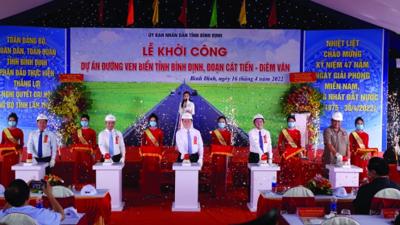 Khởi công tuyến đường ven biển của Bình Định