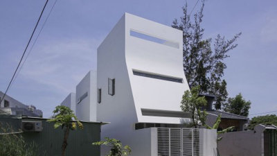 Ấn tượng với ngôi nhà có thiết kế như “dòng chảy” tránh nắng tại Đà Nẵng