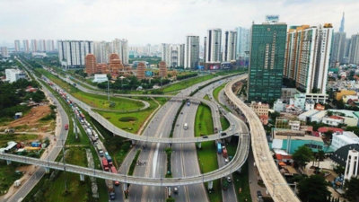 Phấn đấu đến năm 2030, Việt Nam là nước đang phát triển có công nghiệp hiện đại, thu nhập trung bình cao