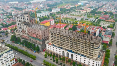 Cận cảnh trung tâm thương mại rêu phủ ngay khu đất “vàng” trung tâm Bắc Ninh