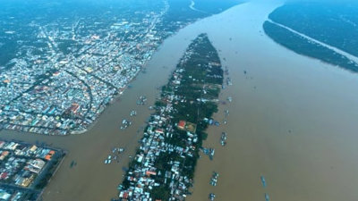 Vùng cù lao từng là nơi biệt lập của những người bị bệnh phong, nay hàng trăm căn biệt thự mọc san sát, hứa hẹn 'hóa rồng'