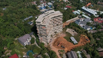 Vì sao tòa nhà khách sạn 12 tầng tại Phú Quốc xây trái phép hơn 1 năm tháo dỡ không xong?