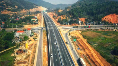 Thủ tướng 'thúc' tiến độ các cao tốc, hoàn thành đúng hạn đoạn Diễn Châu - Bãi Vọt và Cam Lâm - Vĩnh Hảo