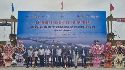 Hợp long cầu vượt sông dài nhất tuyến cao tốc Bắc – Nam