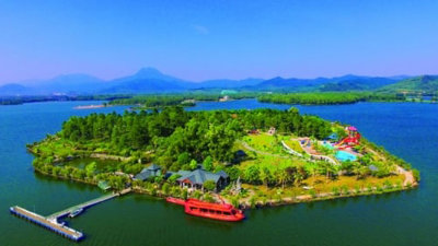 Hồ nhân tạo được 'nâng cấp' từ vùng bán sơn địa: Rộng bằng quận Hoàn Kiếm, sở hữu resort 5 sao, sân