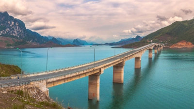 Cây cầu 740 tỷ có trụ cao nhất Việt Nam, bắc qua con sông ‘hung dữ’ bậc nhất miền Tây Bắc