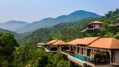 Resort nằm trong top 25 khách sạn, khu nghỉ sang trọng tốt nhất thế giới sở hữu view biển 'triệu đô': Là điểm đến lý tưởng khi du khách đến Huế, Đà Nẵng, Hội An