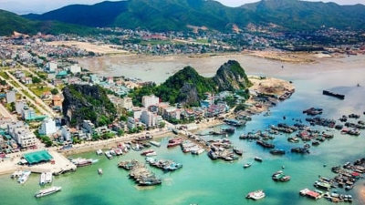 Huyện đảo sở hữu sân bay tư nhân đầu tiên của Việt Nam nỗ lực trở thành thành phố thứ 7 chỉ trong 6 năm