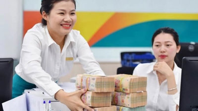 Ngân hàng bội thu: Lãi cao nhất gần tỷ USD, tăng mạnh nhất gần 300%