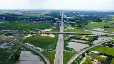 Tuyến đường hơn 72km do Tập đoàn Đèo Cả thực hiện, đi qua 4 tỉnh trọng điểm miền Nam sẽ thông xe vào dịp 30/4/2025