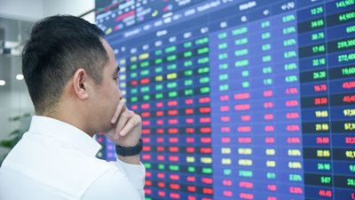Khối ngoại đổi hướng: Bán mạnh cổ phiếu thép, mua vào cổ phiếu tiêu dùng