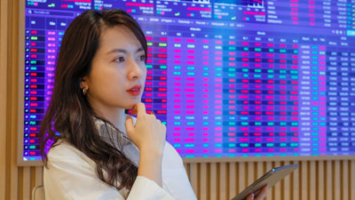Cổ phiếu FPT 'lau sàn', VN-Index lui về mốc 1.210 điểm Cổ phiếu FPT 'lau sàn', VN-Index lui về mốc 1.210 điểm