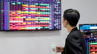 SHB và FPT dẫn dắt thị trường, VN-Index hướng tới vùng 1.240 điểm SHB và FPT dẫn dắt thị trường, VN-Index hướng tới vùng 1.240 điểm