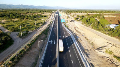 Bộ Xây dựng đưa ra giải pháp thi công cao tốc để đẩy nhanh tiến độ Bộ Xây dựng đưa ra giải pháp thi công cao tốc để đẩy nhanh tiến độ