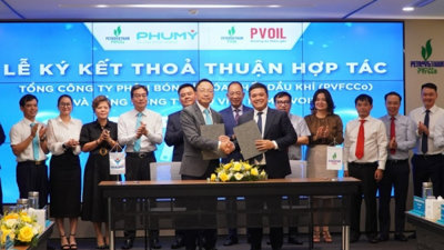 PVFCCo - Phú Mỹ và PVOIL ký kết thỏa thuận hợp tác trong lĩnh vực dịch vụ, thương mại và hóa chất PVFCCo - Phú Mỹ và PVOIL ký kết thỏa thuận hợp tác trong lĩnh vực dịch vụ, thương mại và hóa chất