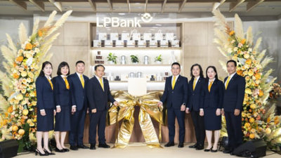 Ngân hàng Lộc Phát ra mắt dịch vụ LPBank Private Lounge dành riêng cho khách hàng cá nhân ưu tiên Ngân hàng Lộc Phát ra mắt dịch vụ LPBank Private Lounge dành riêng cho khách hàng cá nhân ưu tiên