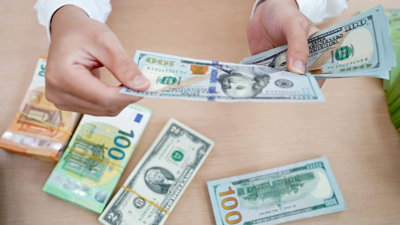 Giá USD ngân hàng tăng cao, tỷ giá trung tâm lập đỉnh mới Giá USD ngân hàng tăng cao, tỷ giá trung tâm lập đỉnh mới