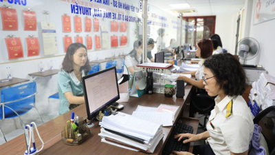 Bộ Tài chính: Thu ngân sách 6 tháng vượt mốc 1,3 triệu tỷ đồng Bộ Tài chính: Thu ngân sách 6 tháng vượt mốc 1,3 triệu tỷ đồng