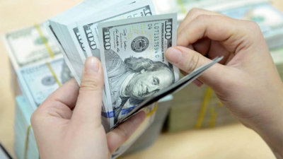 Giá USD ngân hàng hạ nhiệt, tỷ giá trung tâm lập đỉnh mới Giá USD ngân hàng hạ nhiệt, tỷ giá trung tâm lập đỉnh mới