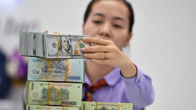 Tỷ giá tăng nóng, NHNN có động thái mới về tăng trưởng tín dụng