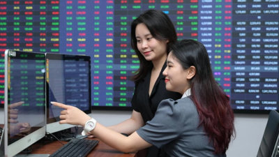 Cổ phiếu 'vua' đưa VN-Index lập đỉnh mới Cổ phiếu 'vua' đưa VN-Index lập đỉnh mới