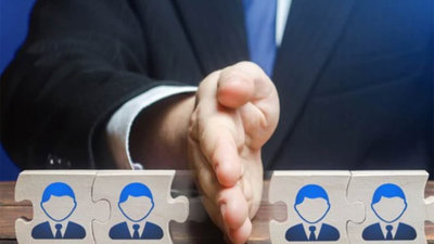 Làn sóng cắt giảm nhân sự chưa dừng: Thêm hàng ngàn nhân viên ngân hàng mất việc Làn sóng cắt giảm nhân sự chưa dừng: Thêm hàng ngàn nhân viên ngân hàng mất việc