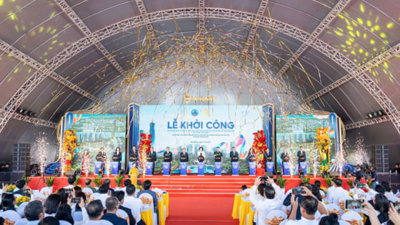 Khởi công siêu tổ hợp văn hóa vui chơi giải trí, thương mại dịch vụ gần 80.000 tỷ đồng do Sun Group đầu tư tại Đà Nẵng Khởi công siêu tổ hợp văn hóa vui chơi giải trí, thương mại dịch vụ gần 80.000 tỷ đồng do Sun Group đầu tư tại Đà Nẵng