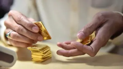 Giá vàng SJC tăng dữ dội, gần 127 triệu đồng một lượng Giá vàng SJC tăng dữ dội, gần 127 triệu đồng một lượng