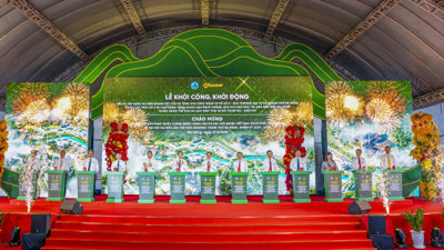Đà Nẵng cùng Sun Group khởi động khu thương mại tự do đầu tiên tại chân núi Bà Nà Đà Nẵng cùng Sun Group khởi động khu thương mại tự do đầu tiên tại chân núi Bà Nà