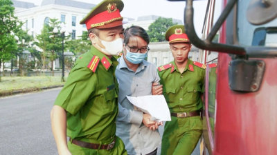 Xét xử đại án Thuận An: Nguyên Trợ lý Chủ tịch Quốc hội và loạt quan chức ra tòa Xét xử đại án Thuận An: Nguyên Trợ lý Chủ tịch Quốc hội và loạt quan chức ra tòa