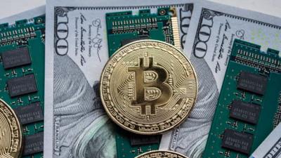 Tiến sát mốc 42.000 USD, động lực chính đằng sau đà tăng bùng nổ của Bitcoin cùng các đồng tiền số khác là gì?