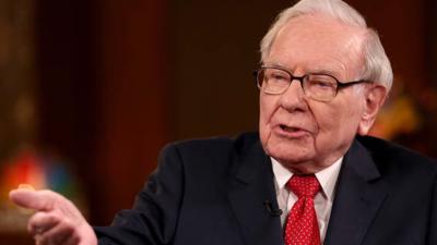 Warren Buffett liên tiếp bị S&P 500 đánh bại, tín hiệu gì cho thị trường chứng khoán? 