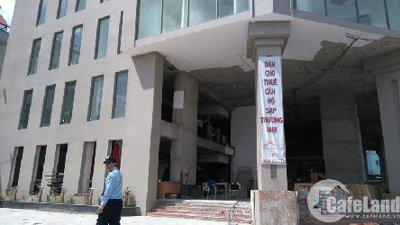 Khi thượng đế cũng chỉ là con “tốt”