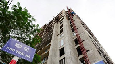 Cao ốc tiền tỷ phơi sương nắng trên đất vàng Hà Nội