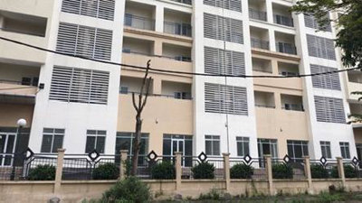 Ký túc xá nghìn tỷ bỏ hoang