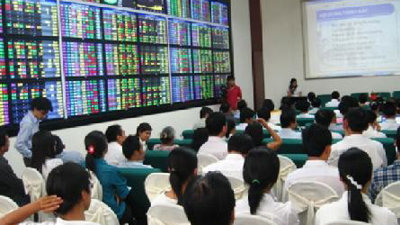 Chứng khoán trực tuyến hôm nay 24.1: Áp lực chốt lời sẽ “cực mạnh”