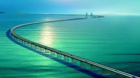 Cầu vượt biển 6 làn xe hình chữ S uốn lượn ngoạn mục qua biển Đông, giá trị lên tới 26.000 tỷ, từng đứng top 1 trong các cây cầu vượt dài nhất thế giới
