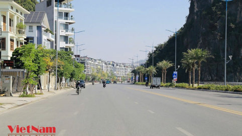 Khảo sát tuyến đường có giá bất động sản đắt nhất Quảng Ninh