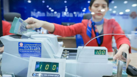 Ngân hàng Nhà nước thúc giảm lãi suất cho vay, hỗ trợ tăng trưởng kinh tế
