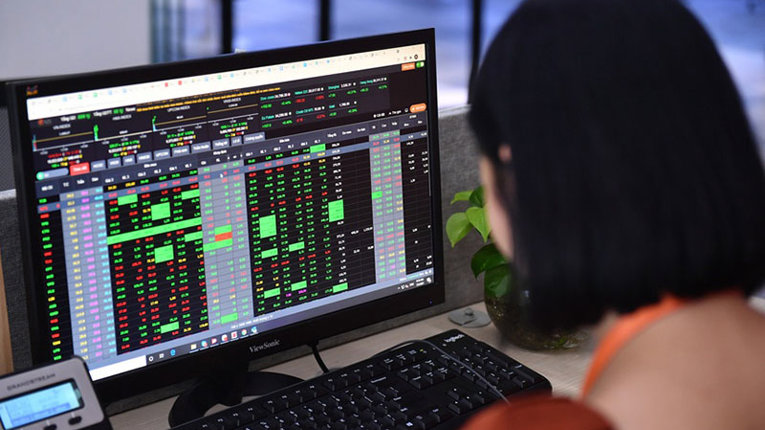 Thu hẹp đà giảm, VN-Index mất hơn 10 điểm