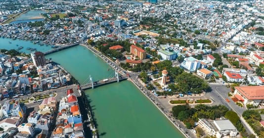 Thành phố biển miền Trung nằm trên quốc lộ 1A sẽ mở rộng thêm 94 km2: Là 1 trong 10 điểm đến đẹp nhất Việt Nam, được coi là 'thủ phủ resort' với các dịch vụ du lịch đẳng cấp