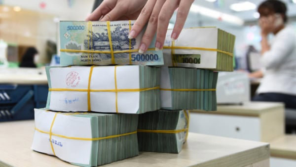 Gửi tiết kiệm nóng trở lại, lãi suất cao nhất gần 10%/năm