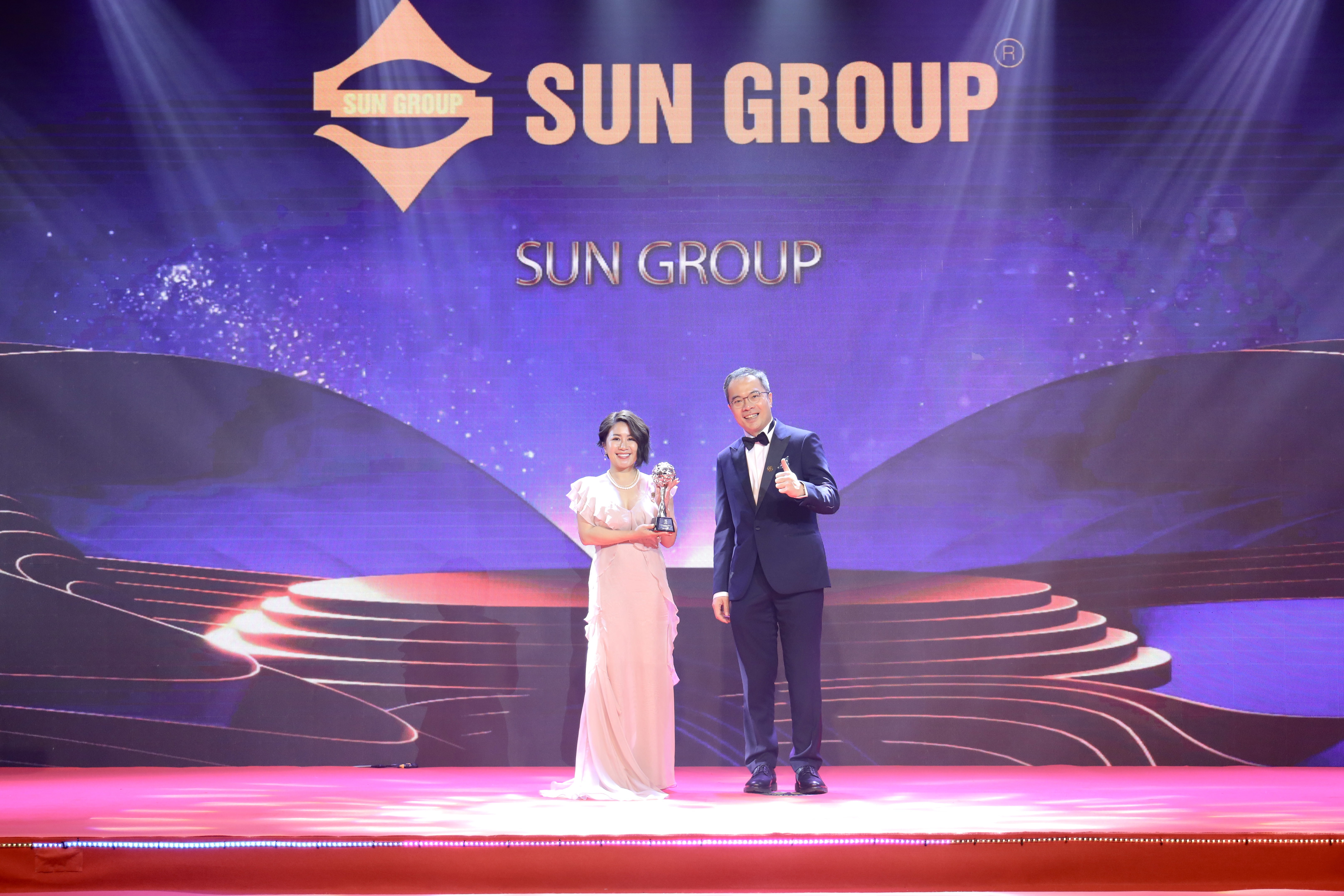 Sun Group lập cú đúp “Doanh nghiệp xuất sắc” và “Thương hiệu truyền cảm hứng” châu Á 2022